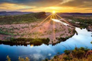 三水在西甲联赛任意球破门的精彩表现三水西甲联赛任意球破门